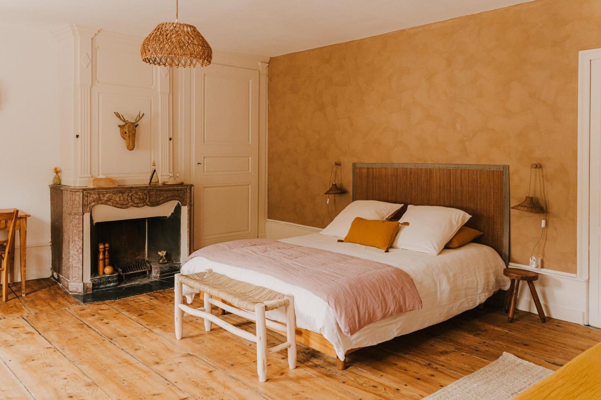 Maison D'Hotes Et Gite De Charme Avec Piscine, La Lhuiseraie المظهر الخارجي الصورة